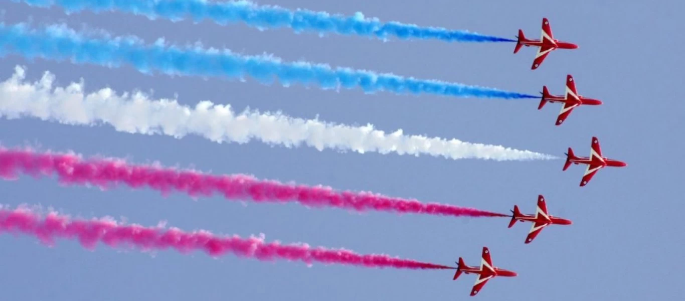 Το περίφημο σμήνος της RAF εξασκείται στην Εύβοια - Εντυπωσιακές εικόνες! (βίντεο)